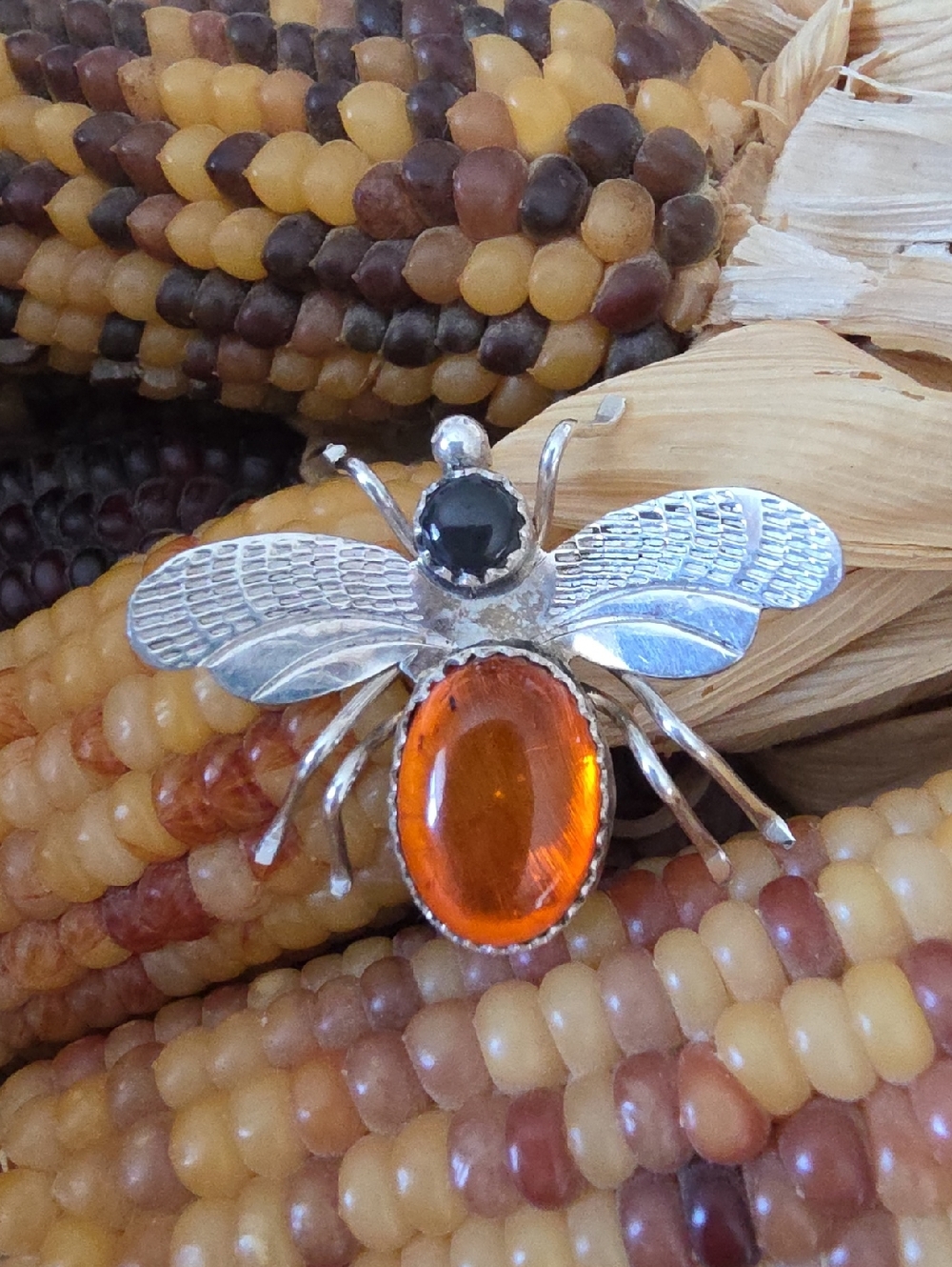 Adorable NWOT Native American Navajo Onyx & Amber Sterling Bee Brooch 🧡🐝🖤🎁